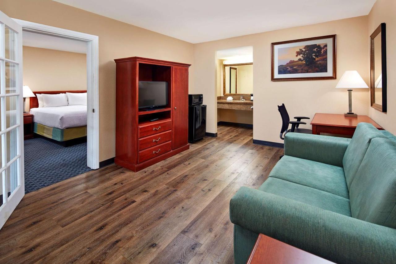 La Quinta By Wyndham Thousand Oaks-Newbury Park Экстерьер фото
